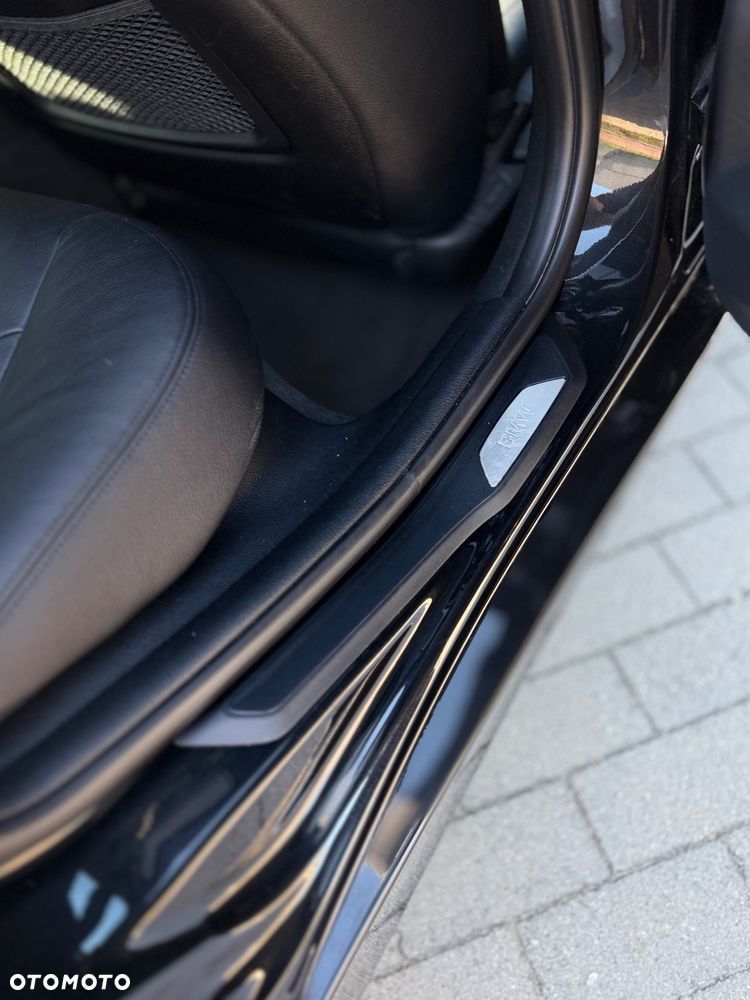 BMW Seria 3 318d xDrive Luxury Line - 14