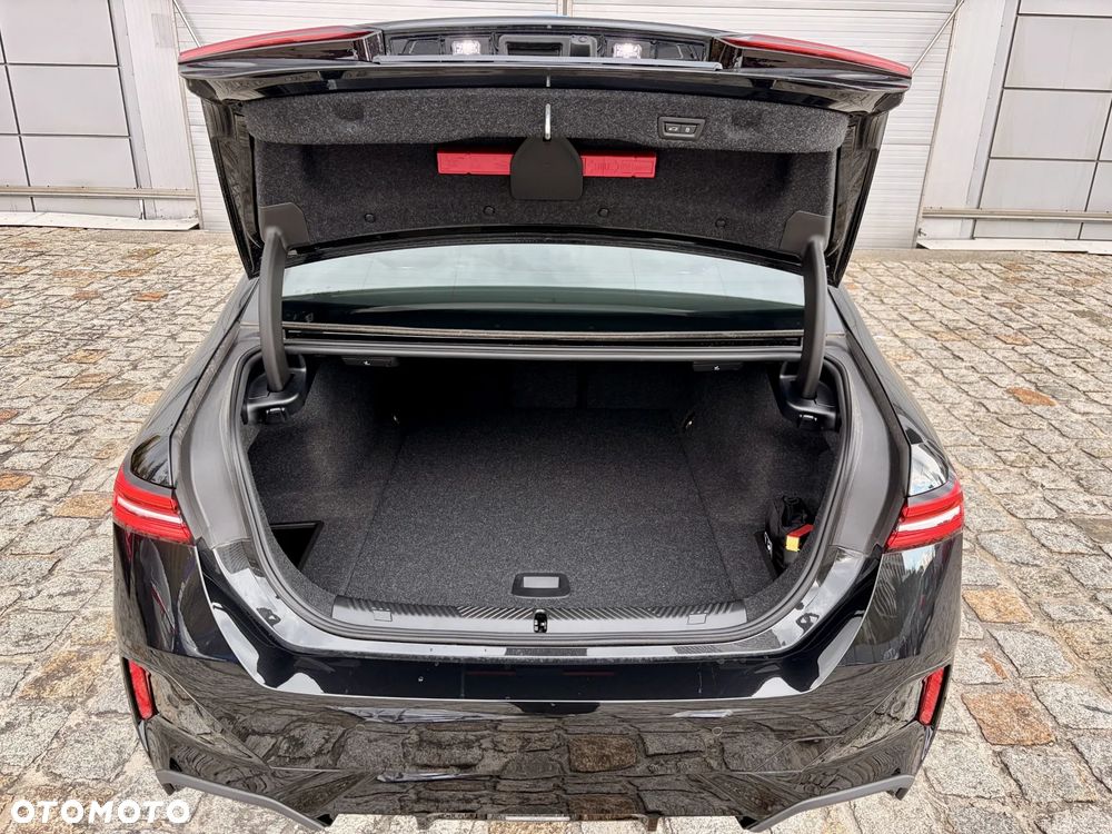 BMW i5 83.9kWh eDrive40 - 9
