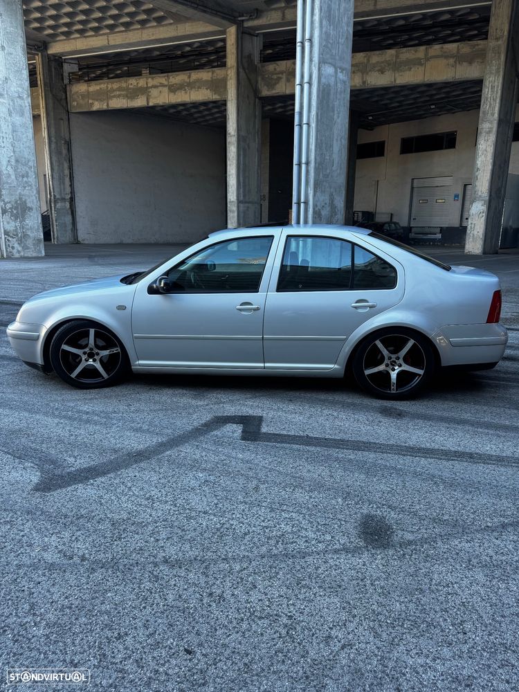 VW Bora 1.9 TDi Highline - 2