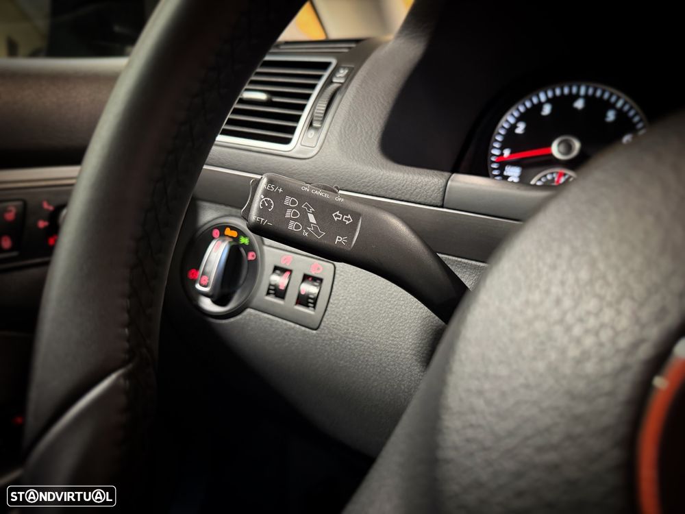 VW Touran 1.2 TSi Confortline 5L - 12