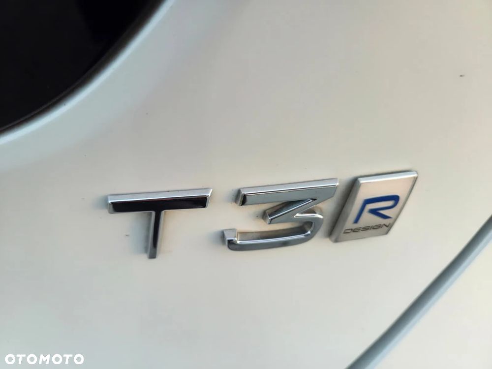 Volvo V40 T3 Geartronic RDesign - 27