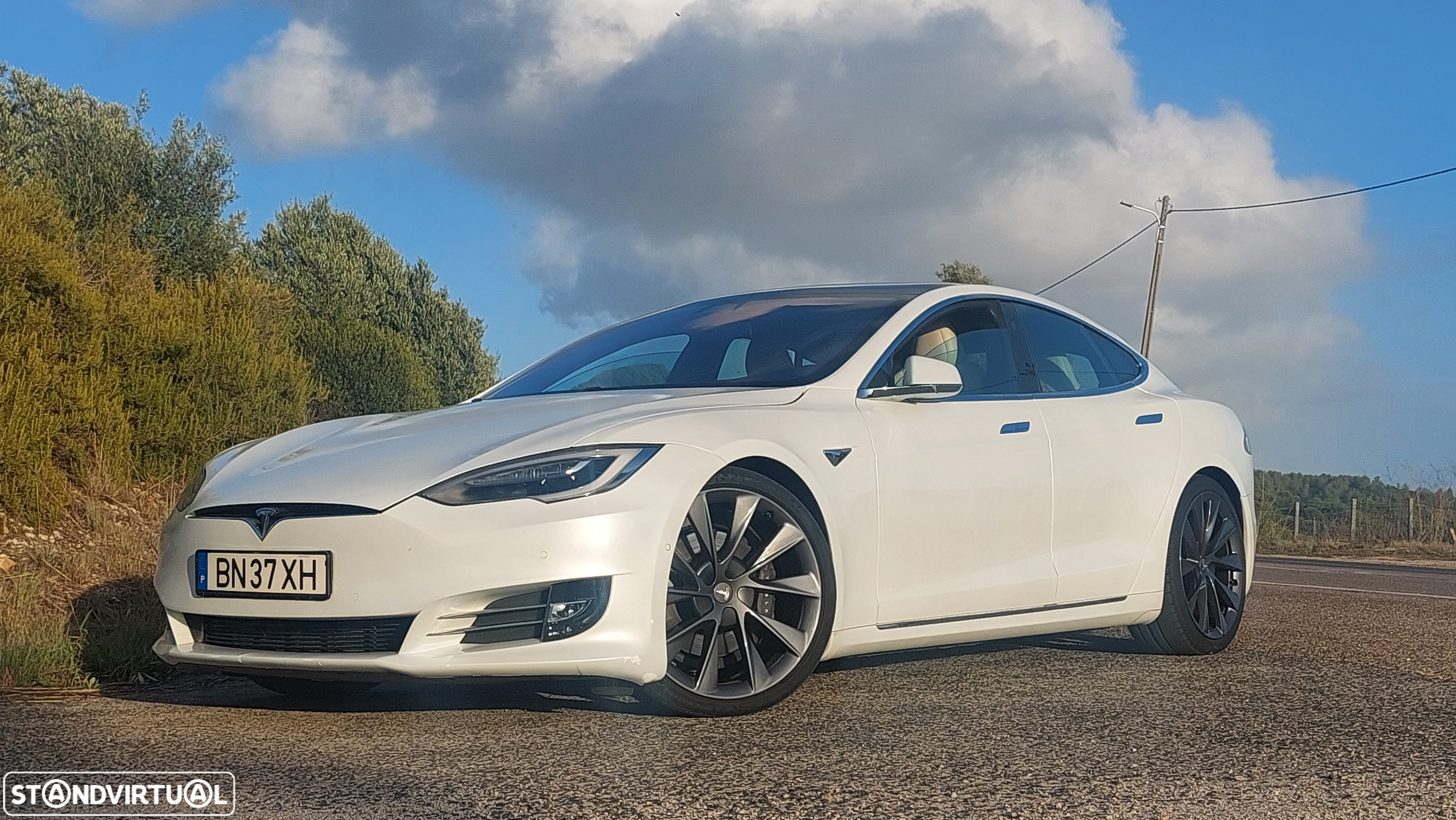 Tesla Model S Long Range - 15
