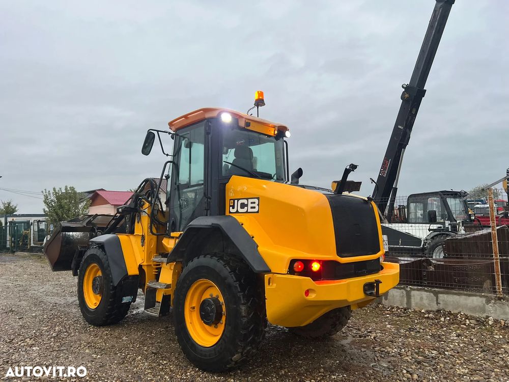 JCB - 6