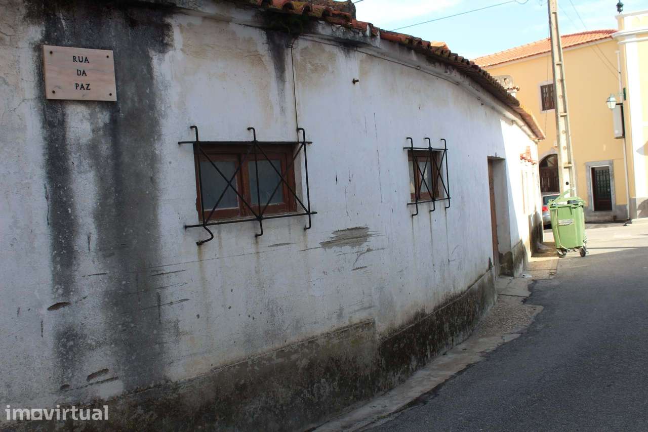 Moradia T5 com anexos para recuperação - Grande imagem: 3/15