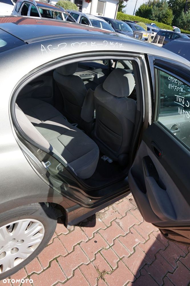 HONDA CIVIC VIII SEDAN 2007 NH701M 1.8 16V R18A2 140KM PHE4 SZARY na części - 13