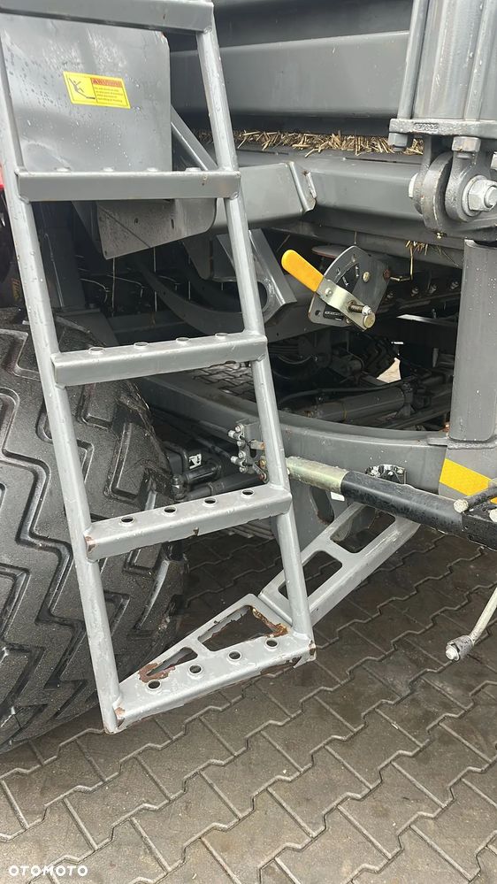 Massey Ferguson 2270XD - 2