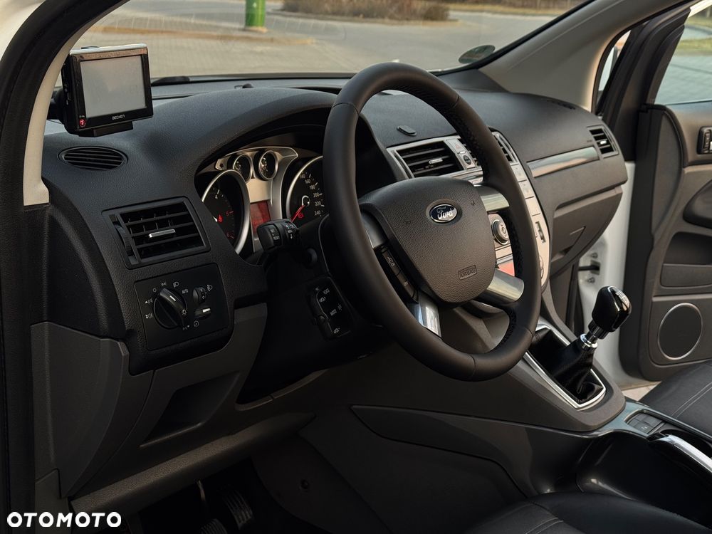 Ford Kuga 2.0 TDCi 4x4 Individual - 27