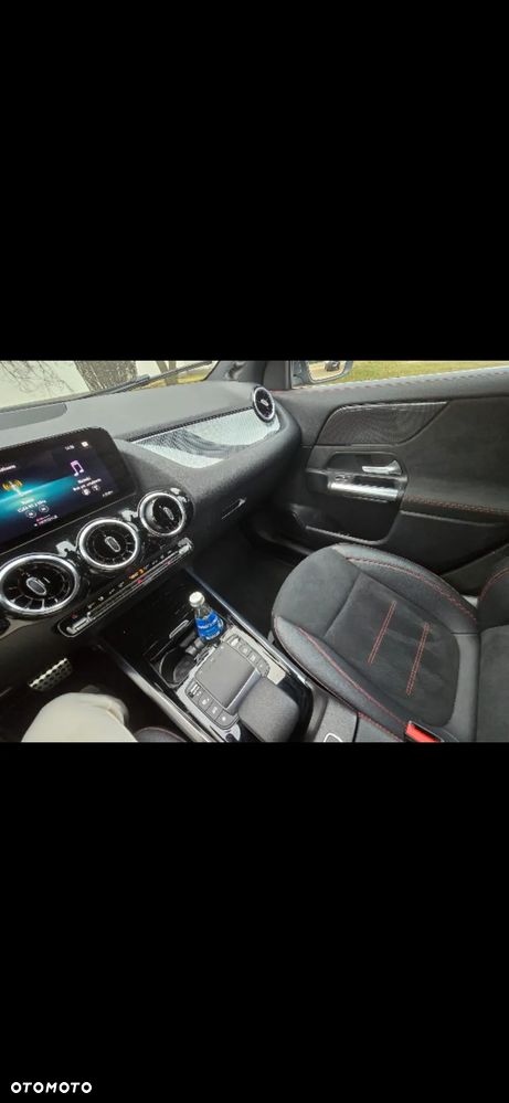 Mercedes-Benz GLA 200 d - 13
