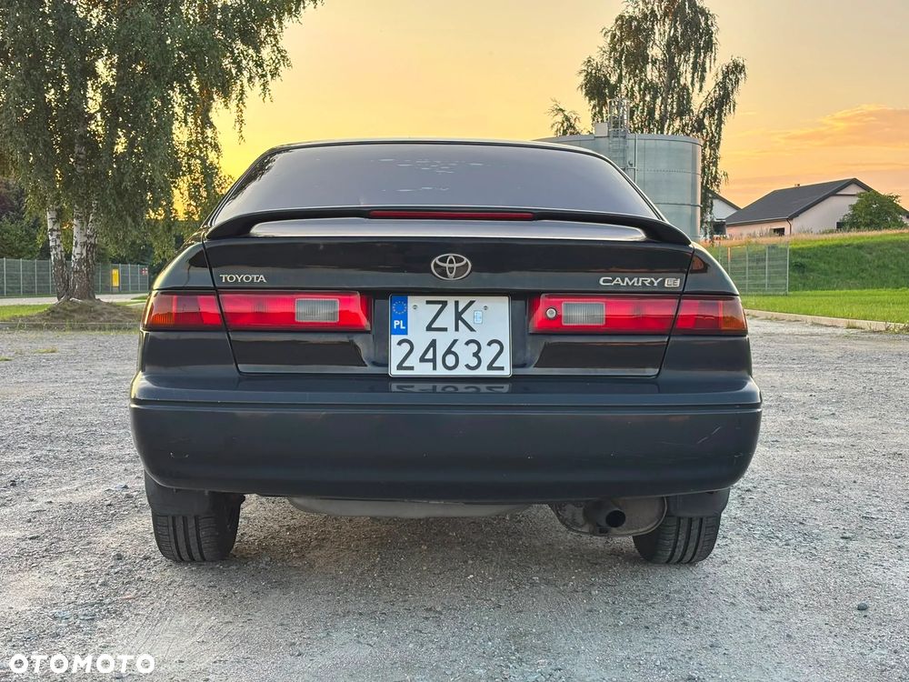 Toyota Camry - 7