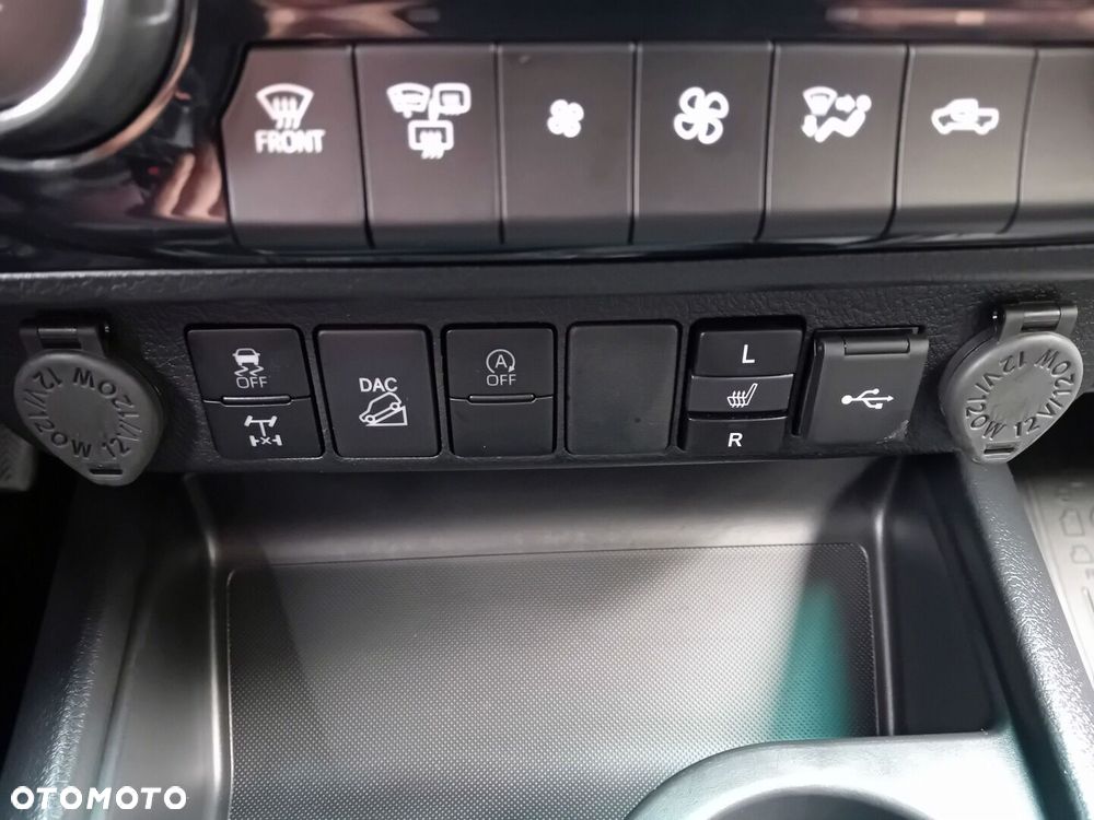 Toyota Hilux 2.8 D-4D mHEV Double Cab Invincible 4x4 - 22