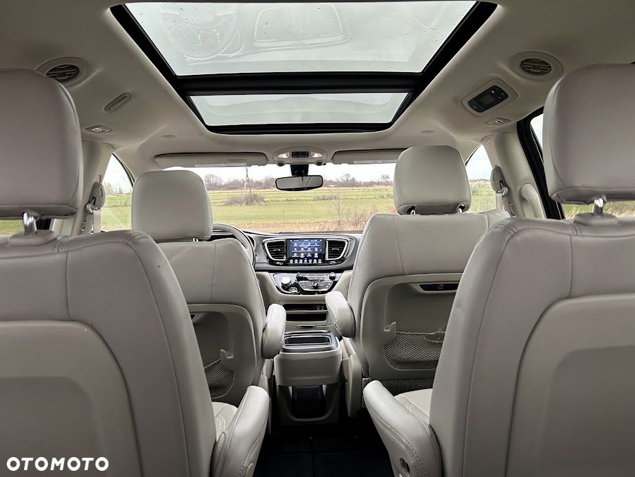 Chrysler Pacifica - 29