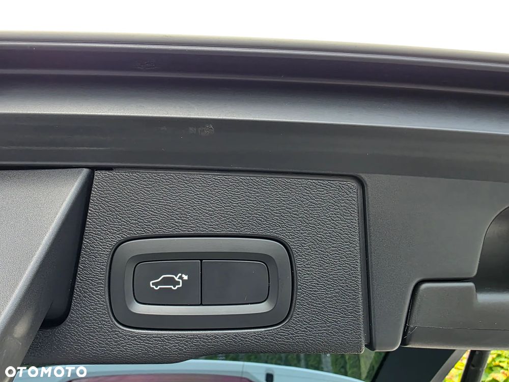 Volvo XC 60 D4 SCR R-Design - 17