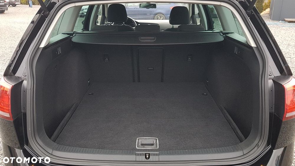 Volkswagen Golf Variant 2.0 TDI BlueMotion Technology Lounge - 11