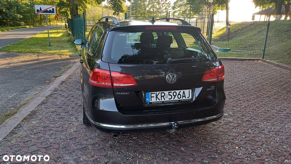 Volkswagen Passat - 4