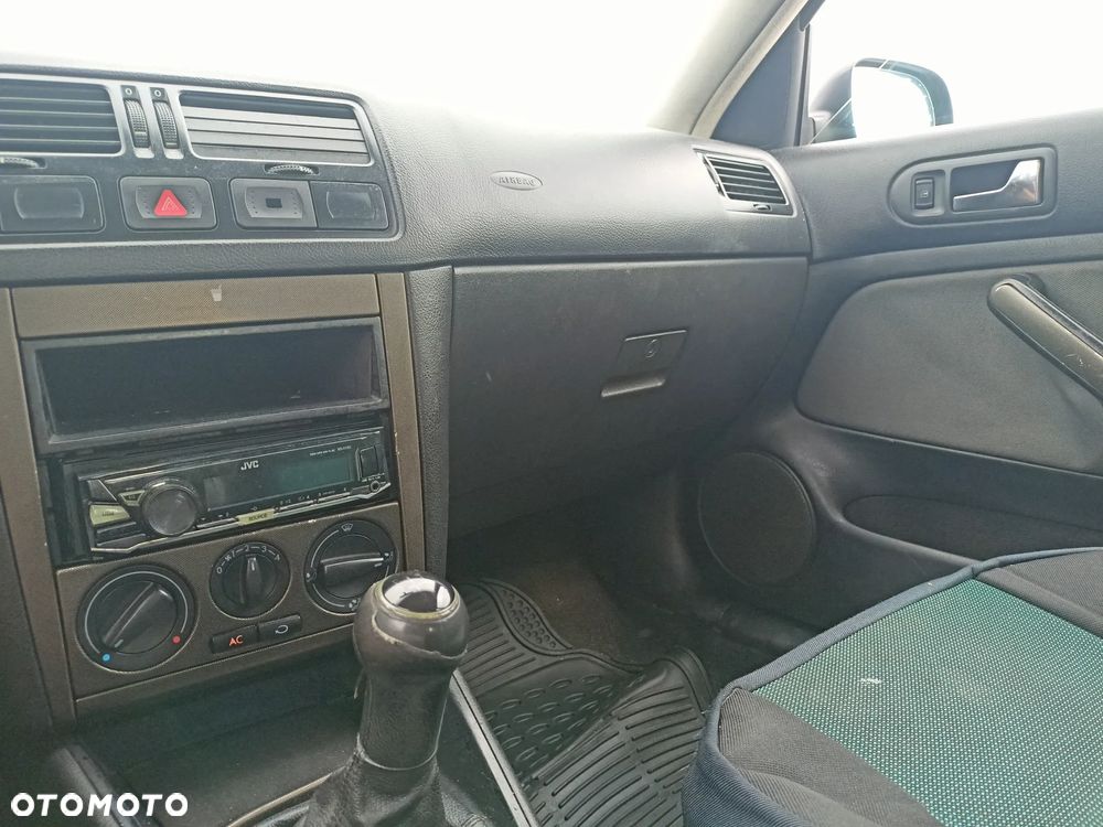 Volkswagen Bora 1.6 - 11