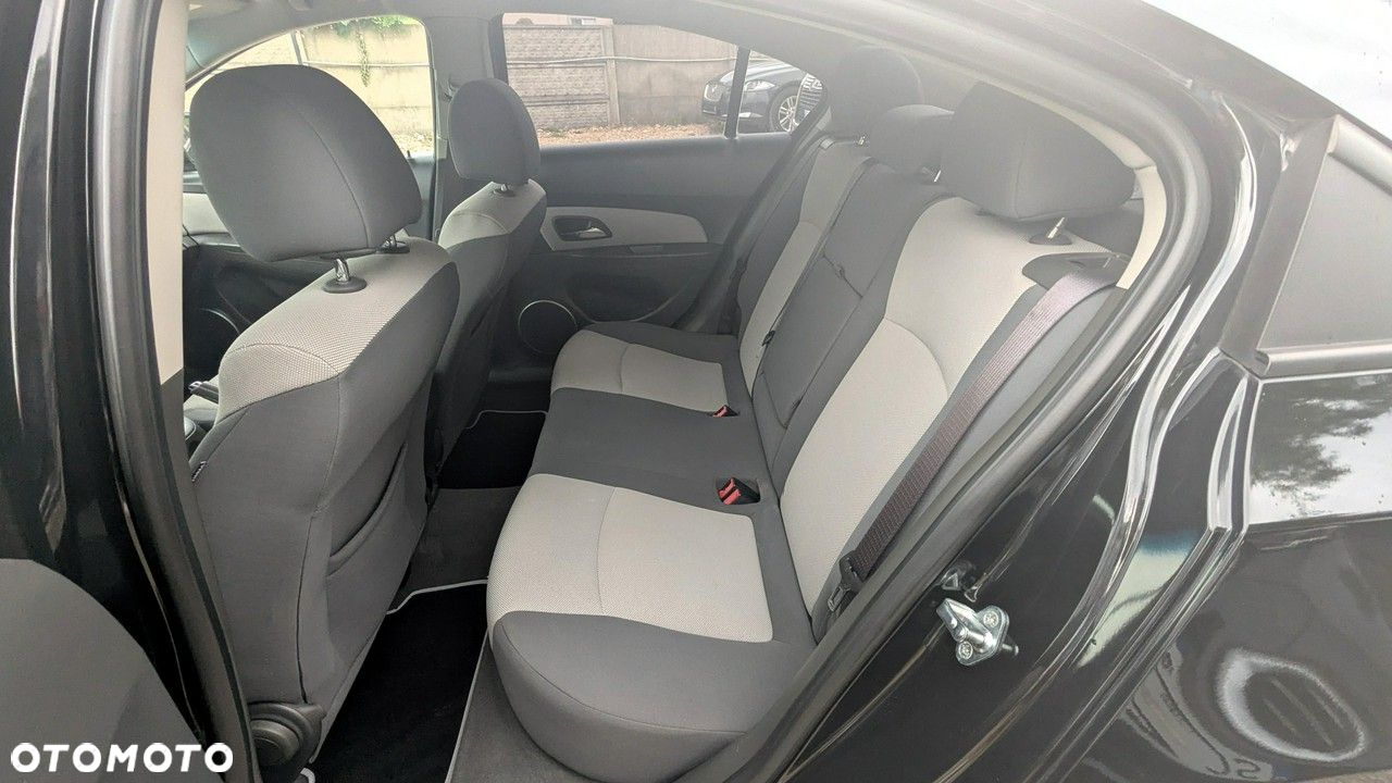 Chevrolet Cruze - 15