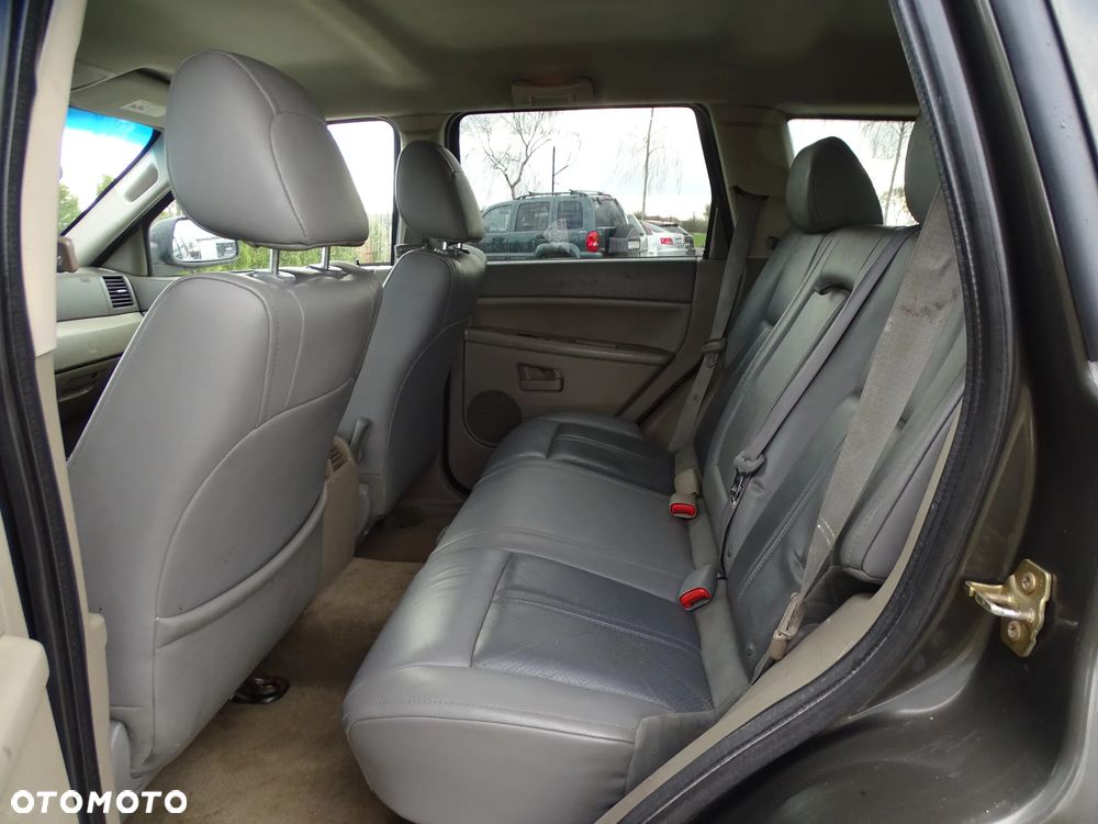 Jeep Grand Cherokee - 20