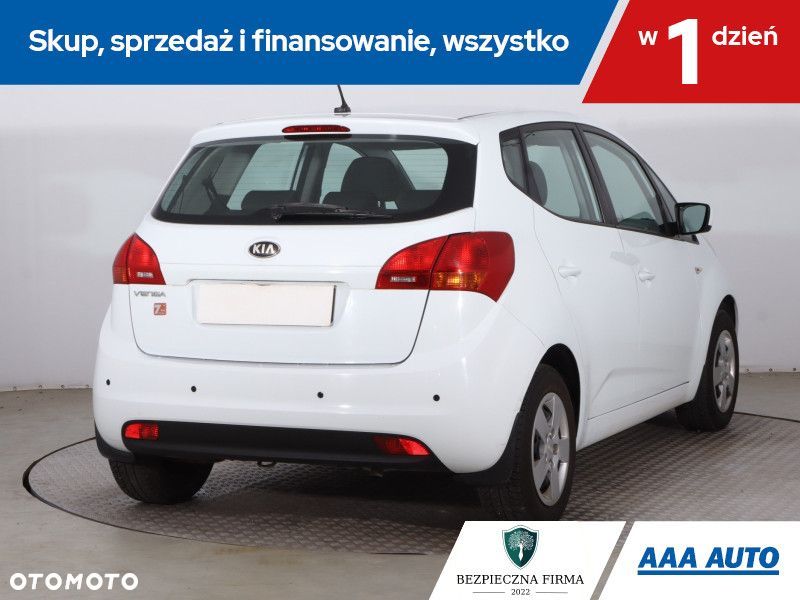 Kia Venga - 7