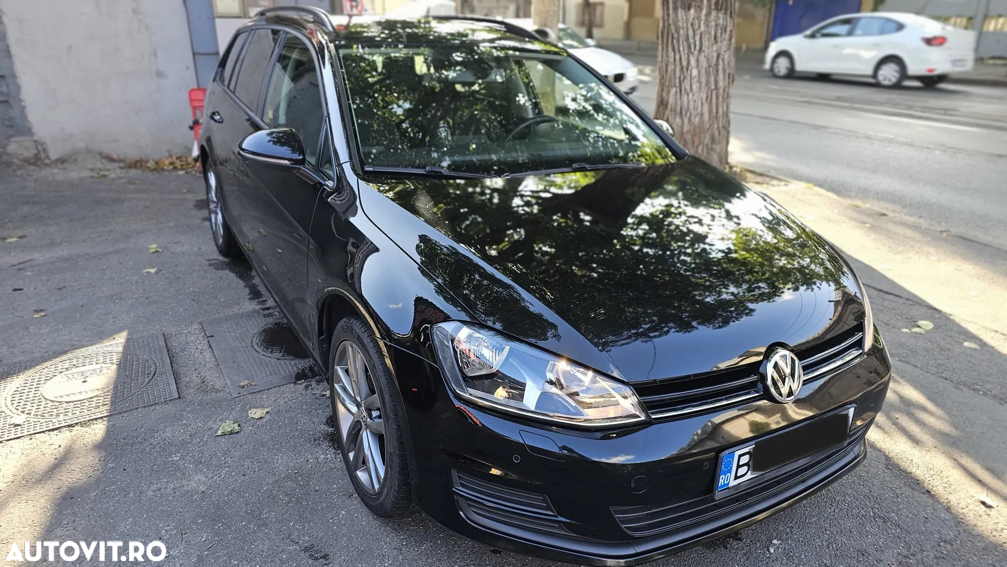 Volkswagen Golf 1.6 TDI DPF DSG Trendline - 2