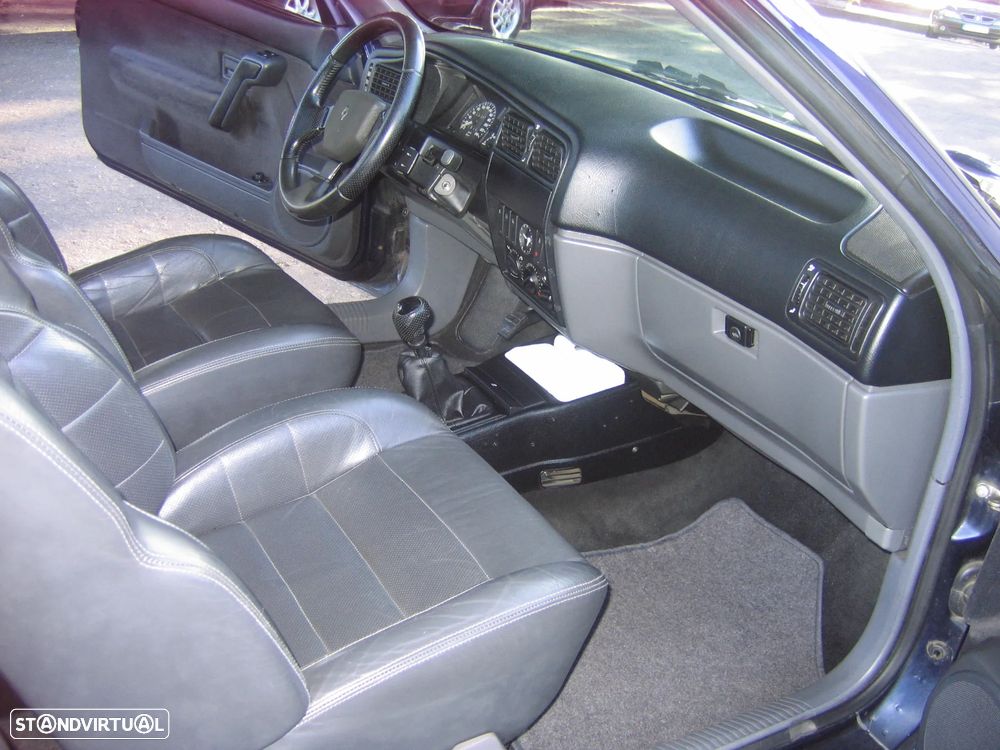 Renault 19 Cabriolet 1.8 - 17
