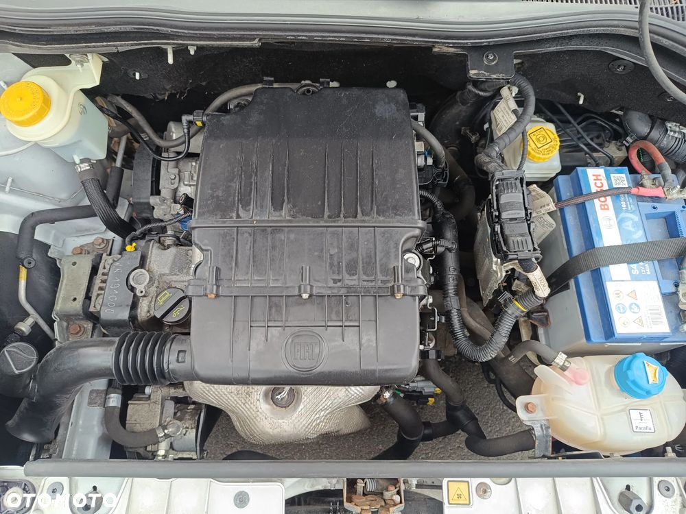 Fiat Fiorino 1.4 Lounge - 23