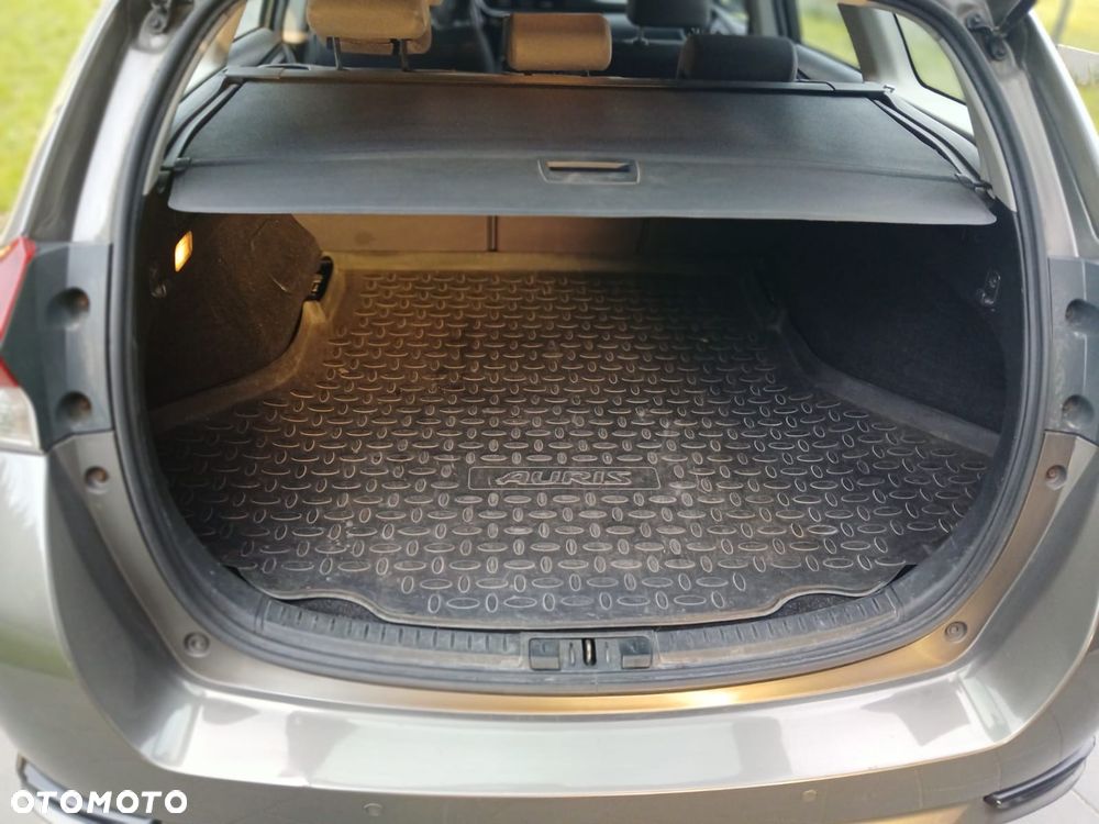 Toyota Auris 1.6 Prestige - 9