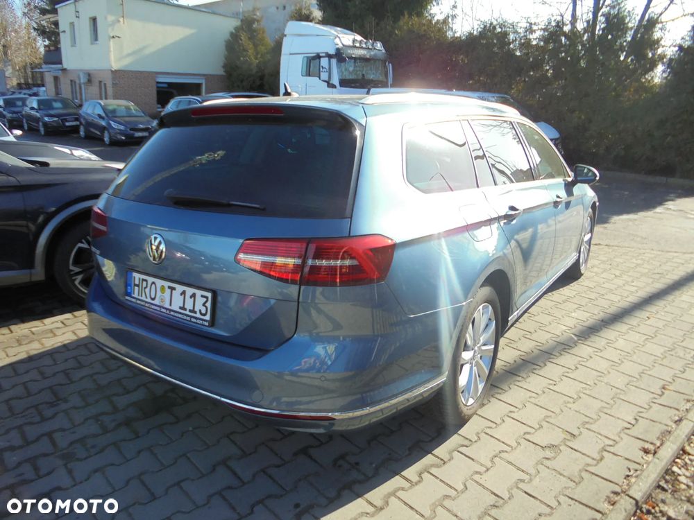 Volkswagen Passat Variant 2.0 TDI SCR BlueMotion Highline - 4