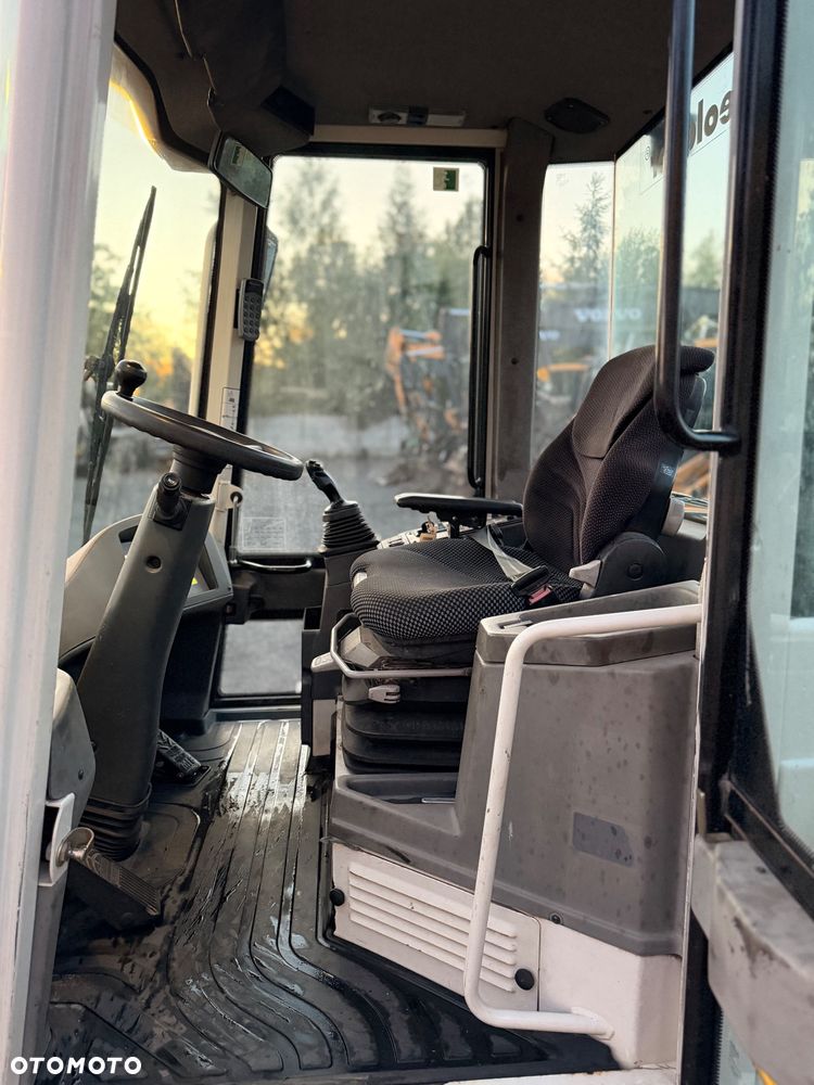 Liebherr L507 stereo - 8