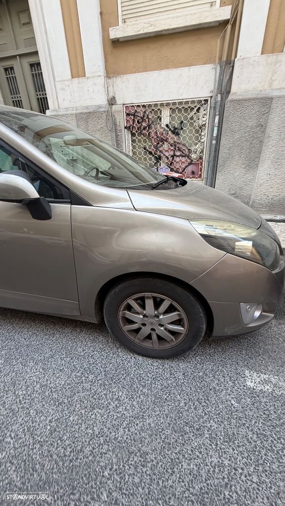 Renault Grand Scénic 2010 photo 4