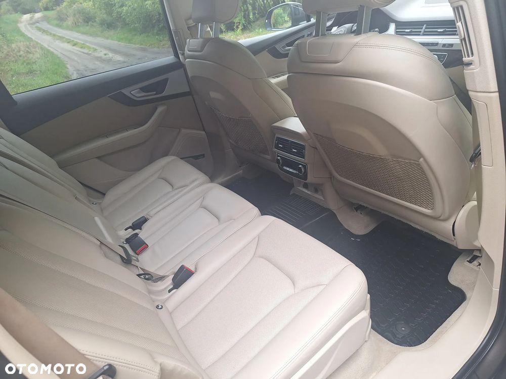 Audi Q7 - 17