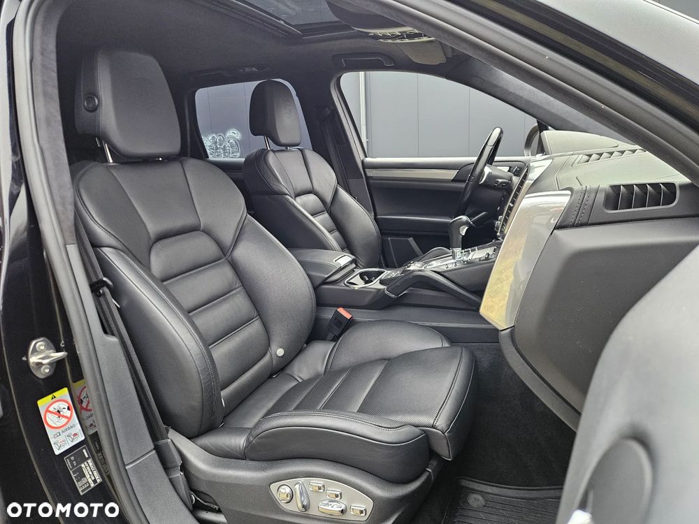 Porsche Cayenne Turbo Tiptronic S - 8