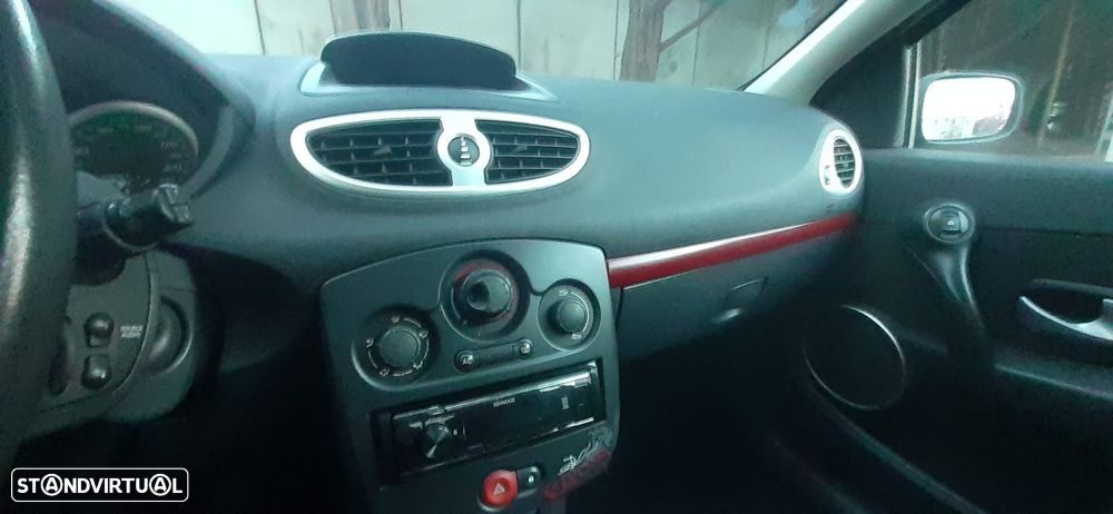 Renault Clio - 7