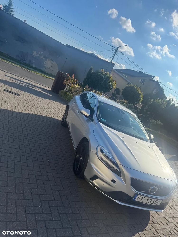 Volvo V40 D2 Drive-E SCR R-Design Momentum - 3