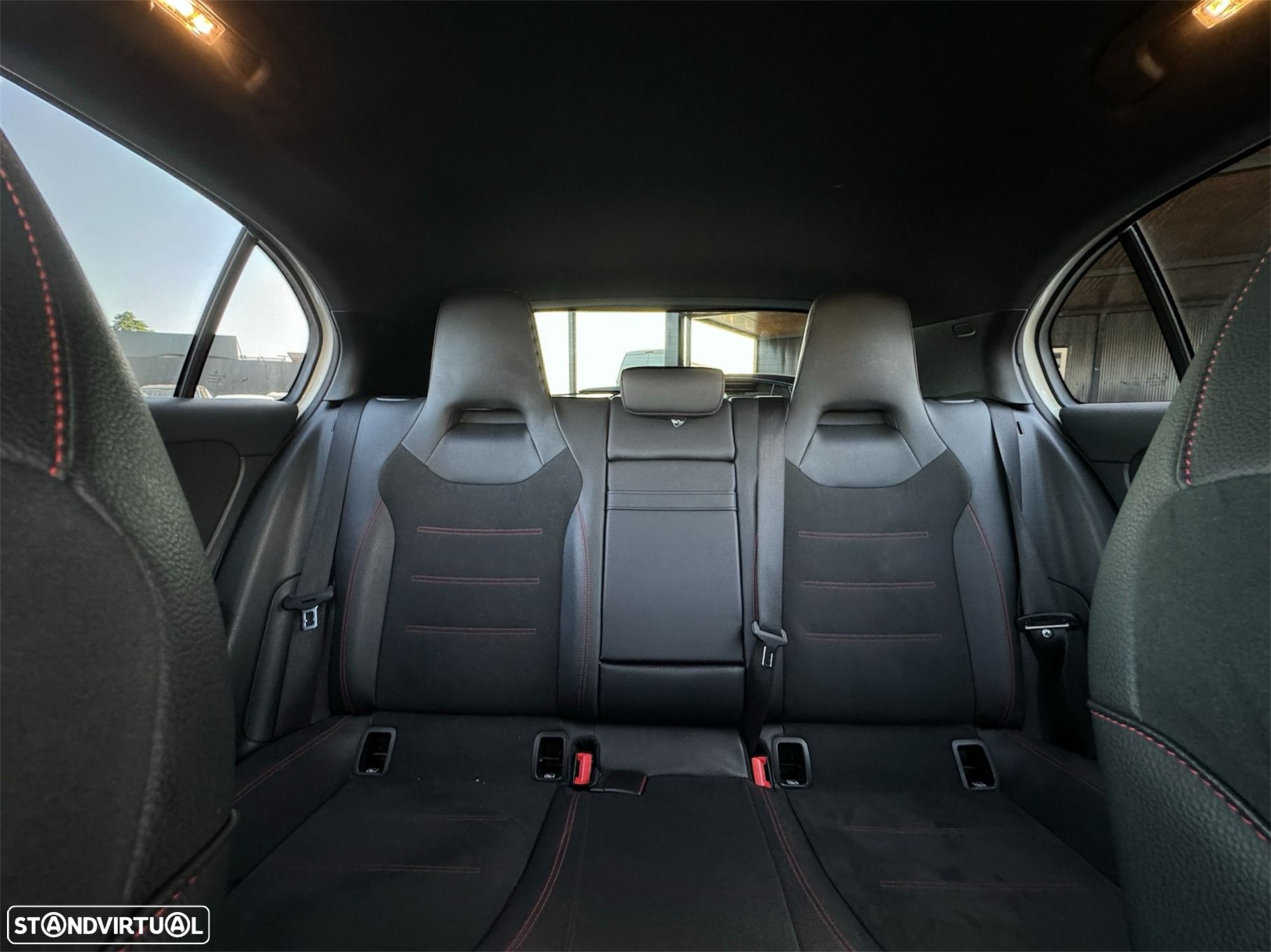 Mercedes-Benz A 250 e AMG Line - 29