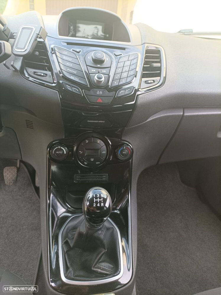 Ford Fiesta 1.5 TDCi Titanium - 14