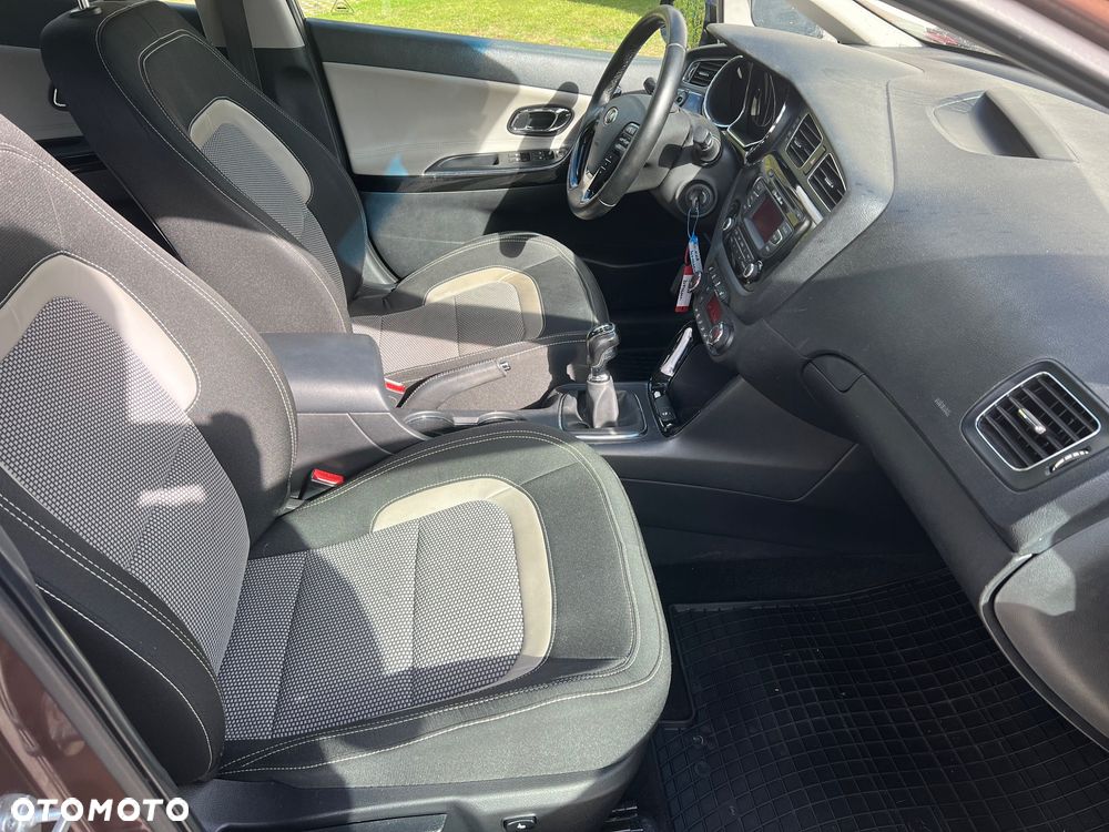 Kia Ceed 1.6 GDI ISG Dream-Team Edition - 12