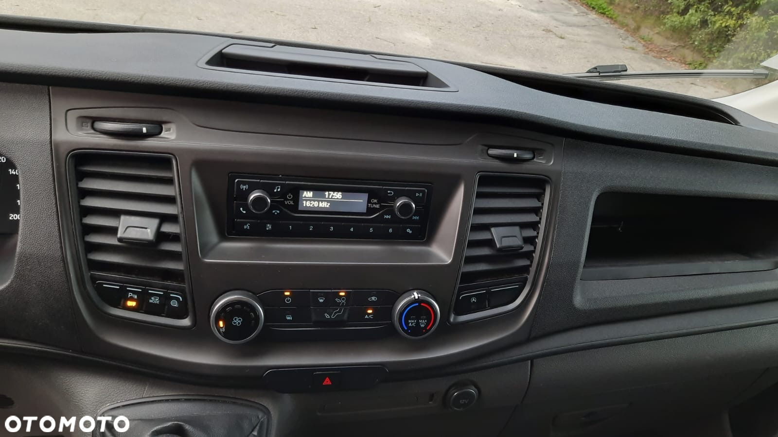 Ford Transit - 25