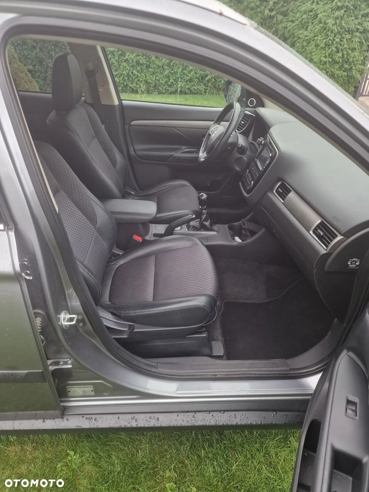 Mitsubishi Outlander 2.2 DID Intense + - 7