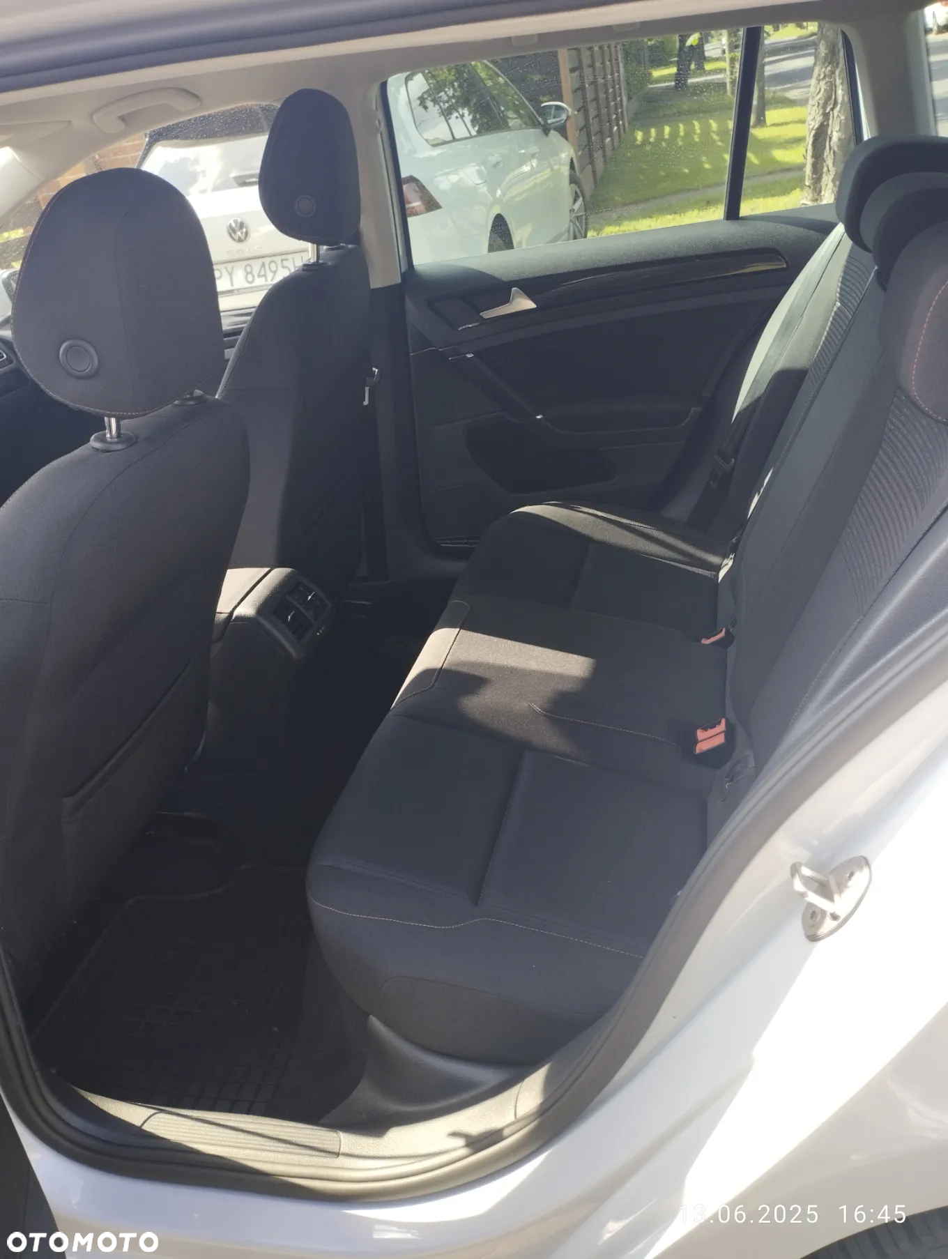 Volkswagen Golf - 6