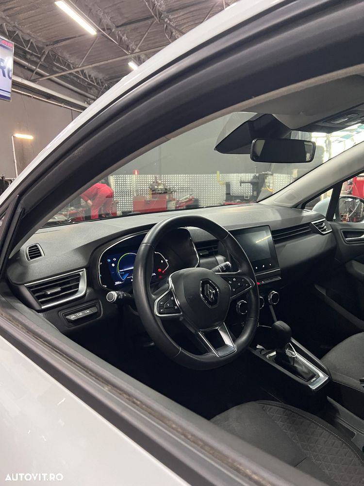 Renault Clio E-TECH Hybrid 140 ZEN - 2