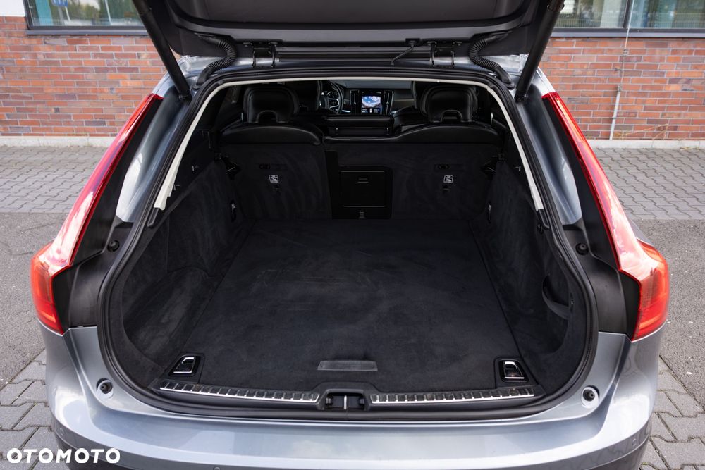 Volvo V90 Cross Country D4 AWD Geartronic Pro - 26