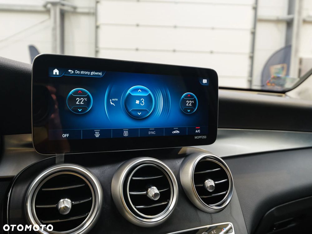Mercedes-Benz GLC 200 d 4Matic 9G-TRONIC AMG Line - 33