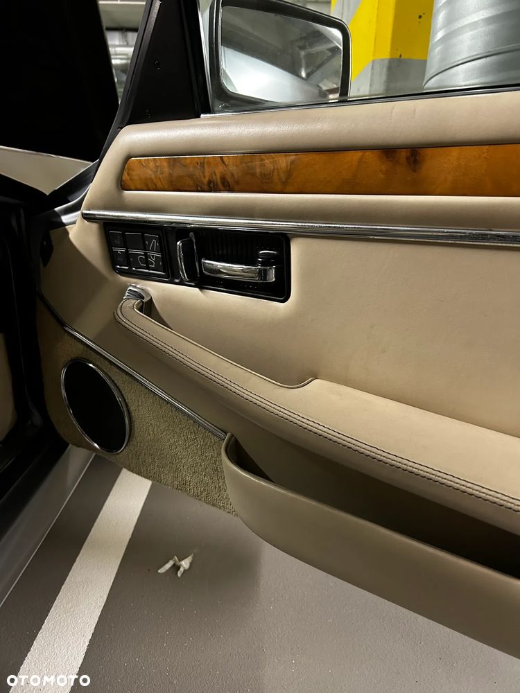 Jaguar XJS - 12
