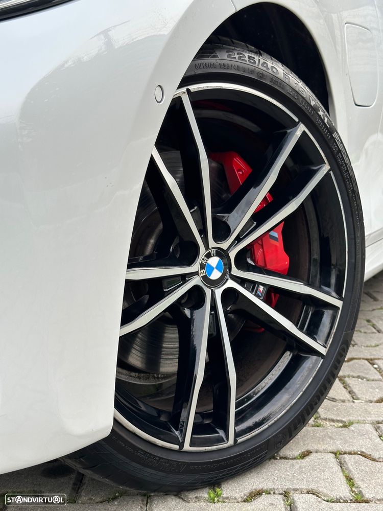 BMW 330 e Aut. M Sport - 9