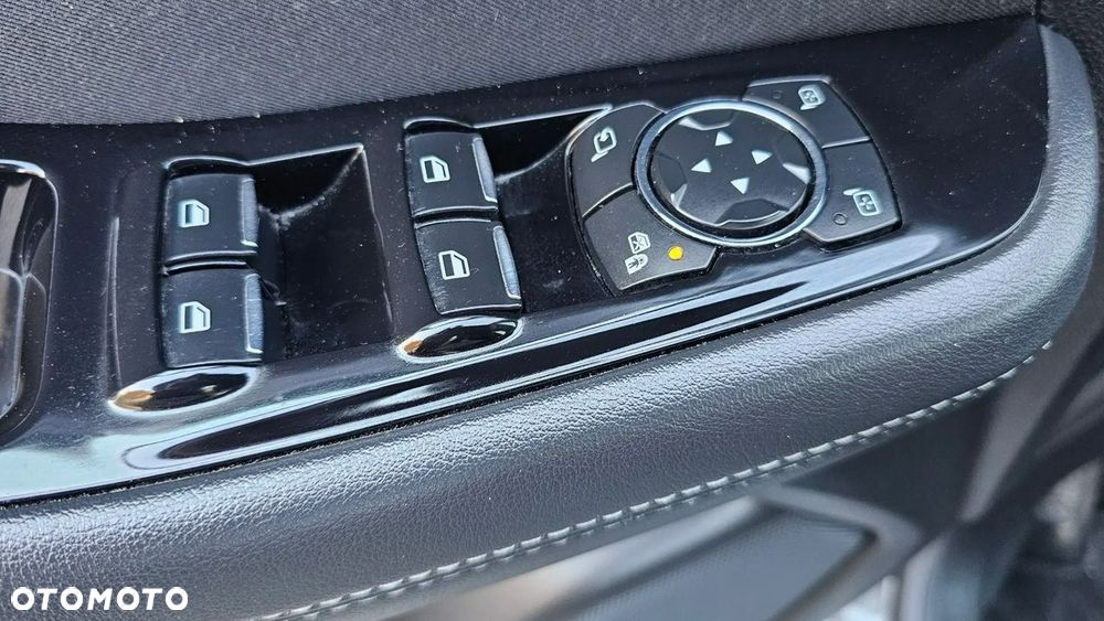 Ford S-Max - 12