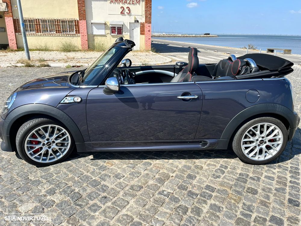 MINI Cabrio John Cooper Works - 12