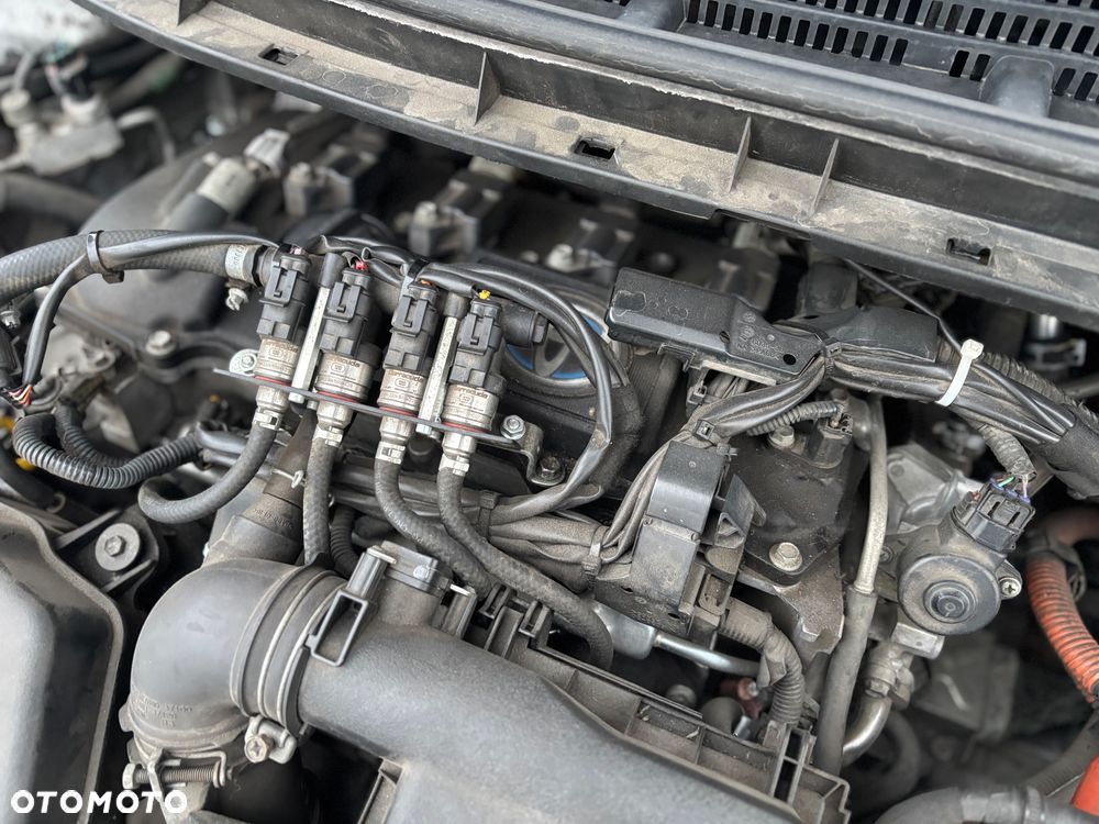 Toyota Prius (Hybrid) Comfort - 14