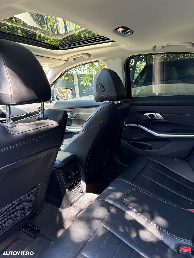 BMW Seria 3 320i AT - 13