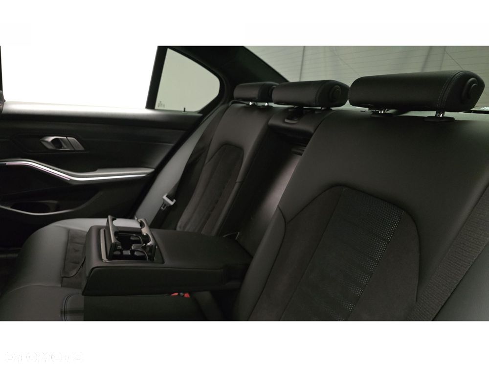 BMW Seria 3 320d xDrive mHEV M Sport - 23