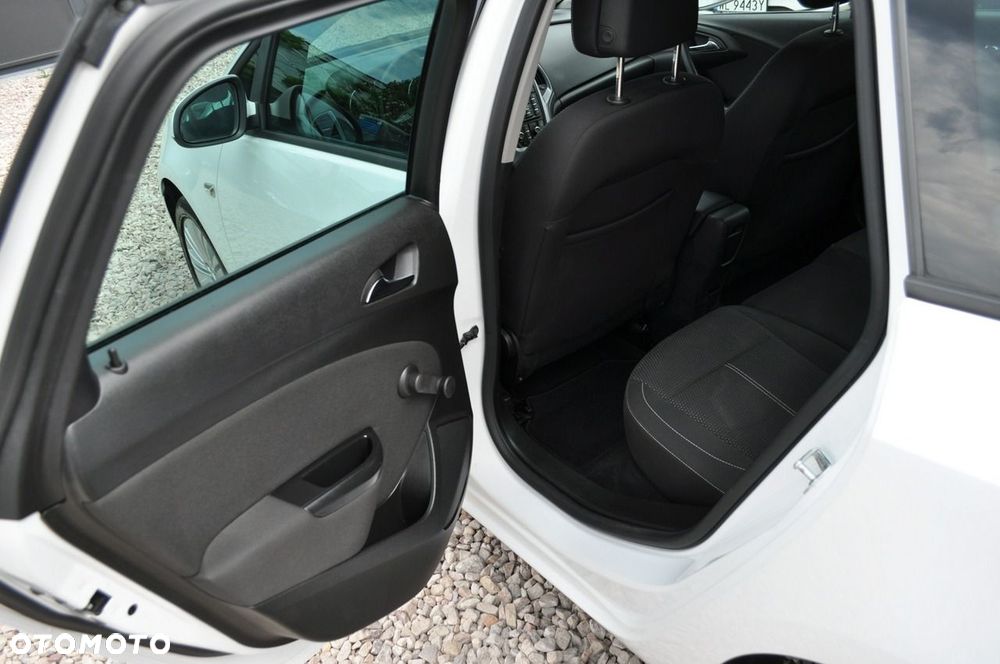 Opel Astra 1.4 T Enjoy EU6 - 19